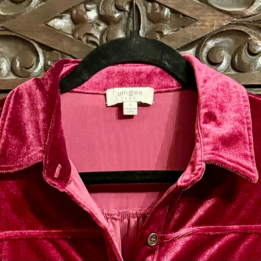 Umgee Red/Burgundy Velvet Duster Size Small - Picture 2 of 4